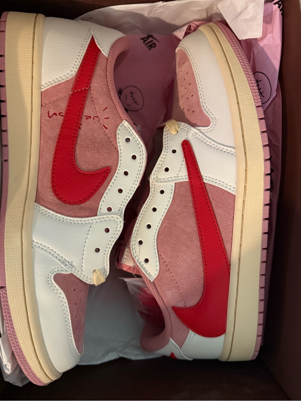Travis Scott Jordan 1 Shy Pink